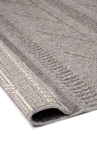 Tapis gris en macramé tissé à la machine, vente en gros de fourrure en micro polyester de qualité supérieure à faible quantité minimale de commande fabriqué en Turquie - Product Image 2