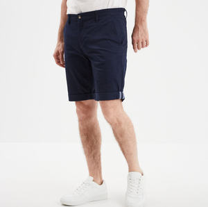 Shorts chino hybrides décontractés à taille mi-haute en toile pour hommes, coupe contemporaine, alliant tissu performant, séchage rapide, respirant, pour un usage quotidien - Product Image 2