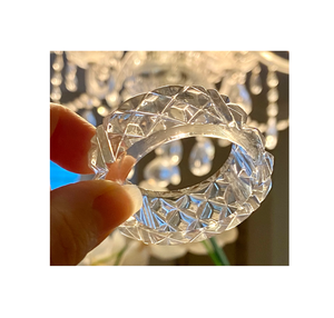 Rond de serviette en acrylique de haute qualité pour articles de fête ronds de serviette de conception taillés en diamant pour forme ronde couleur blanche - Product Image 6