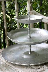 Présentoir à gâteaux en aluminium et bois de forme personnalisée Présentoir à gâteaux en métal de grande taille de qualité exclusive - Product Image 5