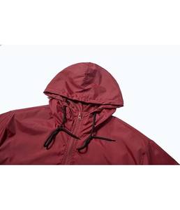Chaqueta Cortavientos Personalizada OEM para Hombre, Transpirable, de Nailon para Otoño, con Capucha, Diseño de Parches, Impermeable, Talla Grande, para la Temporada de Invierno - Product Image 3
