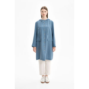 Gabardina Larga con Capucha de Lino Índigo para Mujer - Transpirable, Doble Botonadura, Desmontable - Product Image 1