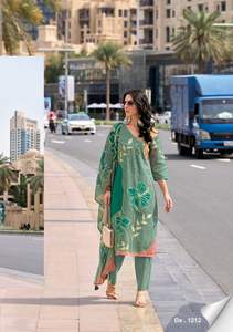 งานพิมพ์ดิจิตอลผ้าไหมลาย้เหนียวของนักออกแบบล่าสุด Kurti ตั้งโดย Fab Zone - Product Image 3