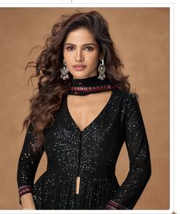 Traje anarkali de seda chinnon de diseñador Premium completamente cosido con bordado pesado perfecto para la temporada de bodas - Product Image 5