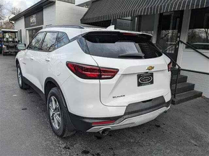 Chevrolet Blazer 2LT FWD 2024 d'occasion, sièges en cuir, caméra de recul, conduite à gauche, normes d'émission Euro IV, phares au xénon, écran tactile - Product Image 2