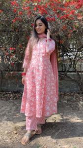 High on Demand Full Flaired Mil Print Hermoso pantalón Kurti de longitud completa para ropa de mujer de India Export - Product Image 3