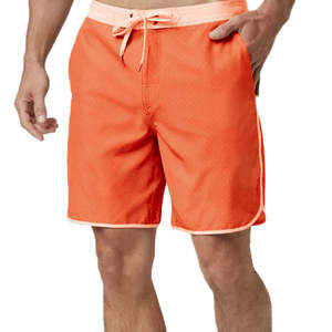 Pantalones cortos de playa para hombre con tejido de plástico reciclado con dobladillo ondulado y tecnología de ajuste suave - Product Image 1