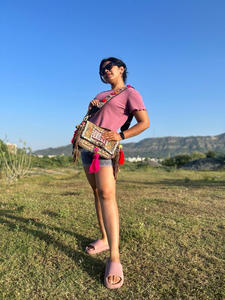 Nueva llegada real hecho a mano Rajasthani mujeres Tribal multicolor tela de algodón Boho Hippie gamuza cuero flecos borla Banjara bolsa - Product Image 3