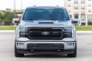 Excellent état, Ford F-150 XL 4x4 2024 d'occasion, 4 000 milles - Product Image 6