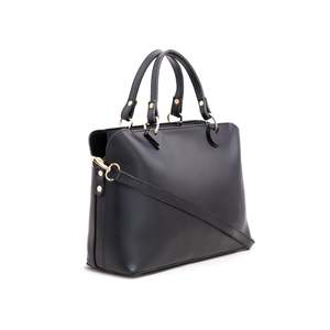 Bolso de mano informal moderno negro P55283 Bolso de verano para mujer Forro de cuero genuino Dos asas Cierre de botón Patrón de logotipo cuadrado - Product Image 3