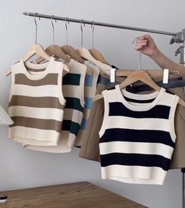 Impression personnalisable Débardeurs côtelés en coton tricoté écologique respirant pour femmes T-shirts sans manches amples et décontractés - Product Image 1