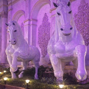 Estatuas de caballos para decoraciones de boda Adorno elegante para decoración de lugares - Product Image 1