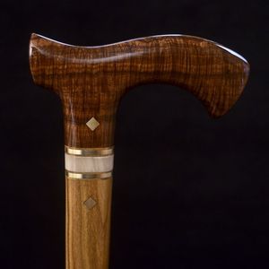 Bâton de marche en bois fabriqué à la main pour hommes et femmes cadeau de sculpture personnalisé ou aide à la mobilité - Product Image 3