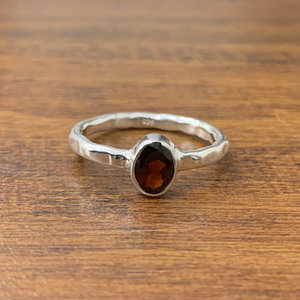 Unisex Garnet Stone <b>925</b> <b>Silver</b> <b>Ring</b> 2.6 Grams Minimalist Everyday Wear - Product Image 1