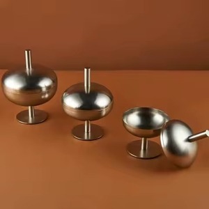 Tazón de Servir de Diseño en Acero Inoxidable y Latón con Base de Resina, Alta Calidad, Hecho a Mano, Duradero, Ecológico, Apto para Lavavajillas, para Fiestas - Product Image 5