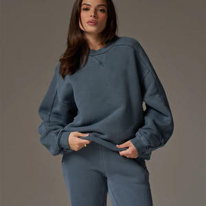 Sweat-shirt classique à col rond pour femme Ville Sports, avec détails de couture, sweat-shirt de sport et pantalon de survêtement pour femme - Product Image 3