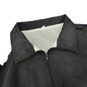 Conjunto de Chaqueta Cortavientos y Pantalones Cortos Deportivos Personalizados, con Capucha, Reflectantes, con Cremallera, de Nailon, Dos Piezas - Product Image 4