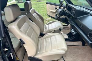 Volkswagen Cabriolet Classic Edición Coleccionista de 1993, Usado en Buen Estado - Product Image 5