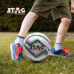 Ballon de football Stag Iconic Striker en caoutchouc PVC durable avec chambre à air en butyl, logo personnalisé imprimé, emballé dans un sac en maille pour l'entraînement et les promotions sportives - Product Image 2