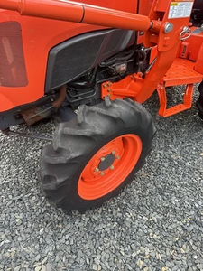 ซัพพลายเออร์ที่ดีที่สุด รถแทรกเตอร์ Kubota L3901HST 37 แรงม้า ขับเคลื่อน 4 ล้อ รถแทรกเตอร์ขนาดเล็ก เครื่องยนต์ดีเซล ระบบไฮโดรสแตติก พร้อมที่ตักด้านหน้าสำหรับขาย - Product Image 6