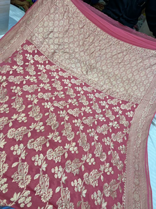 Sari en Georgette Khaddi Banarasi pur, tissage semi-artisanal, tissage élégant, tissu lisse, beau design traditionnel, fête, soleil - Product Image 4