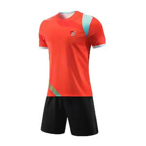 Meilleures ventes, prix bas, uniforme de football, tissu doux, design personnalisé, uniforme de football, séchage rapide, vêtements d'entraînement, uniforme de football - Product Image 1