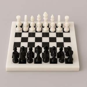 Jeu d'échecs en marbre blanc et noir fait à la main, plateau de jeu classique, pièces peintes, cadeau de vacances décoratif, collection pour la maison et le bureau - Product Image 1