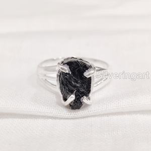 Bijoux en pierre brute Bague pour femme Tourmaline noire naturelle Pierre précieuse Octobre Pierre de naissance Boho Gypsy Bague Bague en argent sterling 925 - Product Image 1