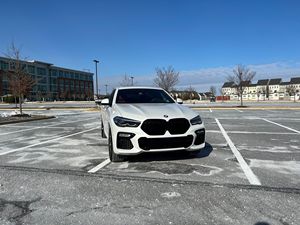 2021 X6 xDrive40i Turbo de 6 Cilindros con Tracción en las Cuatro Ruedas, Paquetes M Sport y Premium, Interior Rojo Tacora - Product Image 5