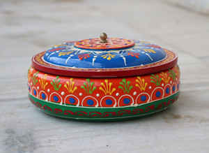 Boîte à bibelots en bois peinte à la main Organisateur de rangement décoratif rond Boîte à bijoux de style indien pour le salon - Product Image 2