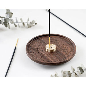 Brûleur d'encens en bois tribal rustique avec des symboles sculptés uniques pour le temple de la maison, l'atmosphère spirituelle et traditionnelle - Product Image 6