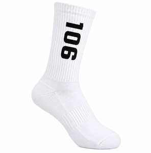 Calcetines casuales personalizados para mujer, a media pantorrilla, ecológicos, transpirables, de spandex/algodón, con estampado geométrico por sublimación en la parte inferior - Product Image 4