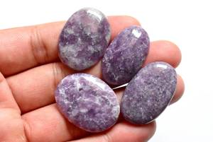 Cabochon de lépidolite de forme ovale naturelle de qualité supérieure 100% Cabochon de lépidolite poli à la main pierres précieuses en vrac pour la fabrication de bijoux - Product Image 3