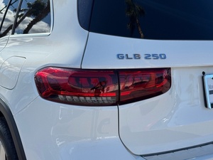 รถยนต์มือสอง Mercedes-Benz GLB 250 FWD SUV ปี 2021 - พร้อมจัดส่ง - Product Image 2