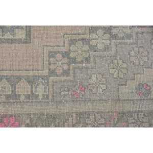 พรมวินเทจตุรกีขนาดเล็ก 1.5x3.7 ฟุต สีน้ำตาลชมพูลายจุด - Product Image 4