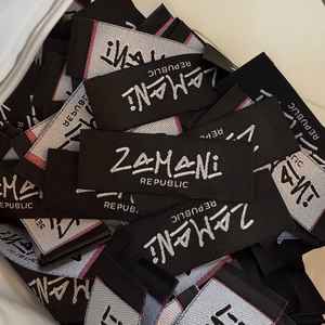 Etiqueta tejida de ropa de marca personalizada 100, etiqueta de tela para ropa con logotipo, pliegue final/pliegue central de 2x5cm, alta calidad - Product Image 2