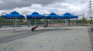 Sombrilla Dorada 400*400/8 Magnum, Telescópica, con Poste Cuadrado de Aluminio, Tela Acrílica, Base de Mármol, Parasol Comercial para Exteriores - Product Image 2
