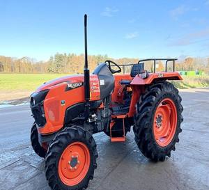 รถแทรกเตอร์ Kubota MU5501 4x4ของแท้รถแทรคเตอร์ขับเคลื่อนสูงพร้อมปั๊มเครื่องยนต์และกระปุกเกียร์ - Product Image 6