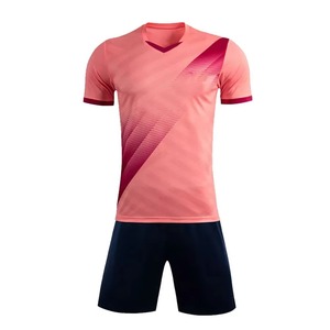 Tenue de football légère 100% polyester respirante fabriquée en usine, design personnalisé, dernière collection - Product Image 1