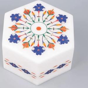 Elegante estuche de almacenamiento de joyas de mármol hecho a mano con incrustaciones de latón elegante organizador de recuerdos - Product Image 3