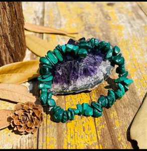 Meilleure Qualité Naturel Vert Malachite Chips Bracelets De Guérison Pierre De Cristal Poli Bracelets D'amour Pour Cadeau Décorer - Product Image 2