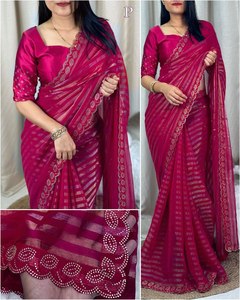 Jeunes dames et jolies filles portent du tissu en mousseline de soie pure imprimé Laheriya Rich Pallu Work Party Wear Saree avec une pièce de chemisier de course - Product Image 6