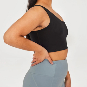 Nuevo Sujetador Deportivo de Verano con Soporte Alto y Diseño Simple para Mujer, con Tirantes Convertibles, Logotipo Frontal, Hecho en Pakistán - Product Image 5