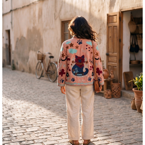 Veste en coton tissé brodée à la main avec des motifs floraux, style Prairie Chic pour femmes, manches longues, vêtement d'extérieur pour le printemps - Product Image 2