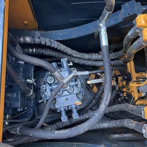 Excavatrice sur chenilles Hyundai R220LC-9TS d'occasion 90% neuve à bas prix avec meilleur moteur, boîte de vitesses-Composants essentiels inclus - Product Image 4