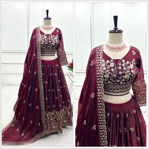 Presentamos una nueva colección totalmente cosida Pure Fendy Silk Lehenga Choli & Dupatta Set - Product Image 6