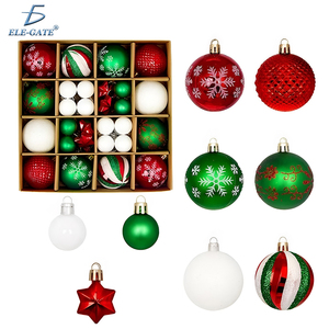 Set di 44 Palline di Natale di Lusso, Ornamenti in Plastica di Alta Qualità da 8 cm con Finitura Simil-Cristallo, Dettagli Artigianali, Confezionati in Scatole - Product Image 6