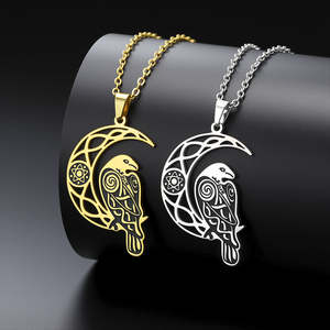 Pendentif Viking en Argent 925 et Moissanite, Motif Lune et Corbeau, Bijou Gravé Plaqué Or 14K, Cadeau Unisexe - Product Image 5