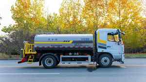 MEJOR OFERTA: Camión Cisterna de 12 Litros de Acero Inoxidable con Transmisión Manual, 4x2, Usado - Product Image 4