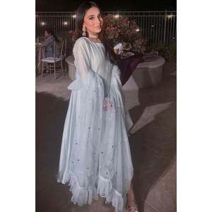 Conjunto de traje Kalidaar para mujer Summer Glory con dupatta y pantalones - Product Image 1
